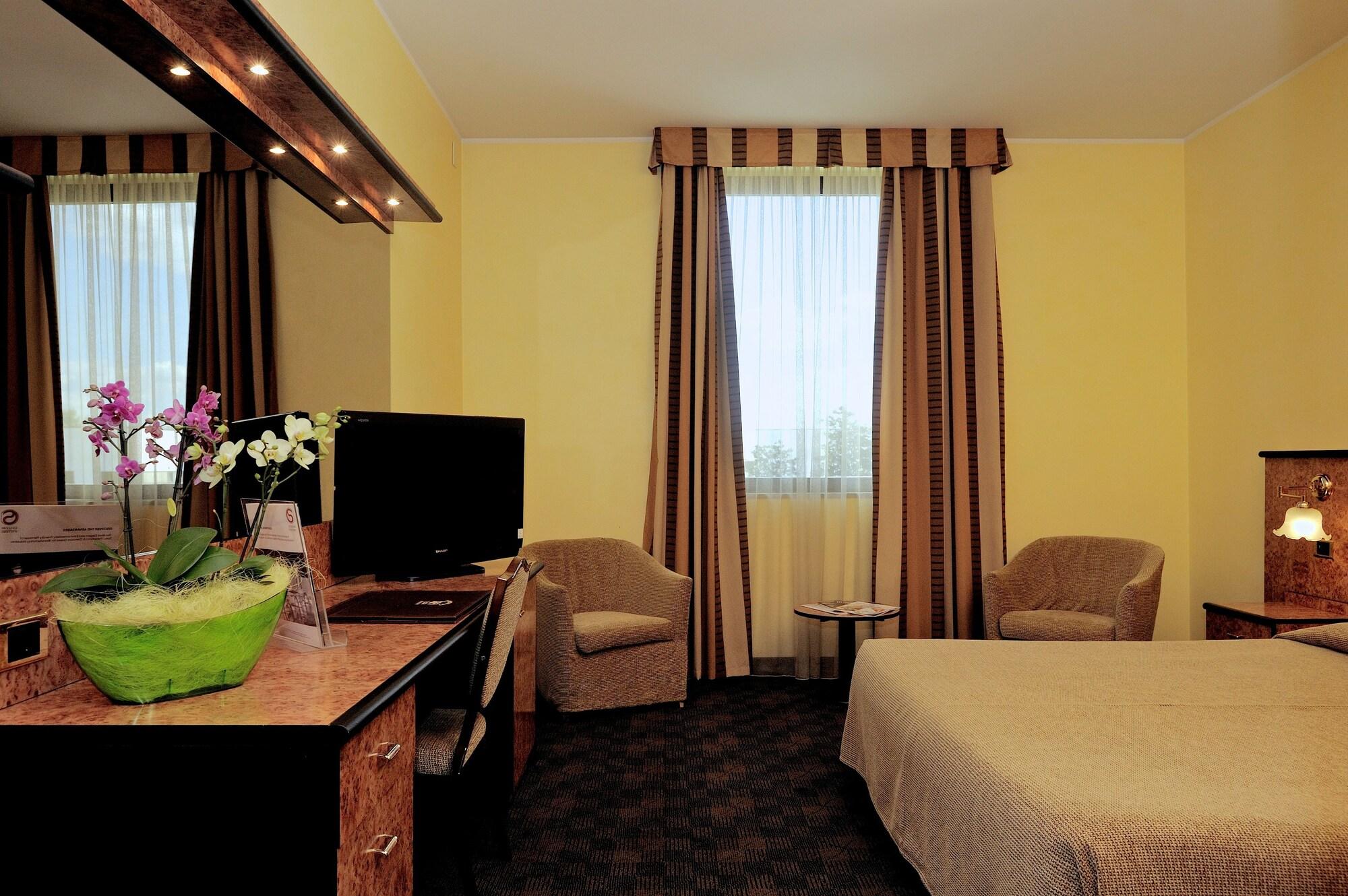 Hotel Le Moran Cusago Ruang foto