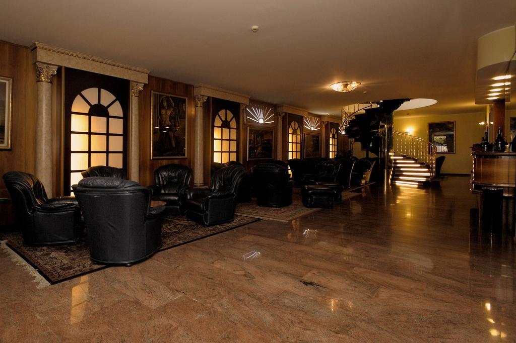 Hotel Le Moran Cusago Bagian luar foto