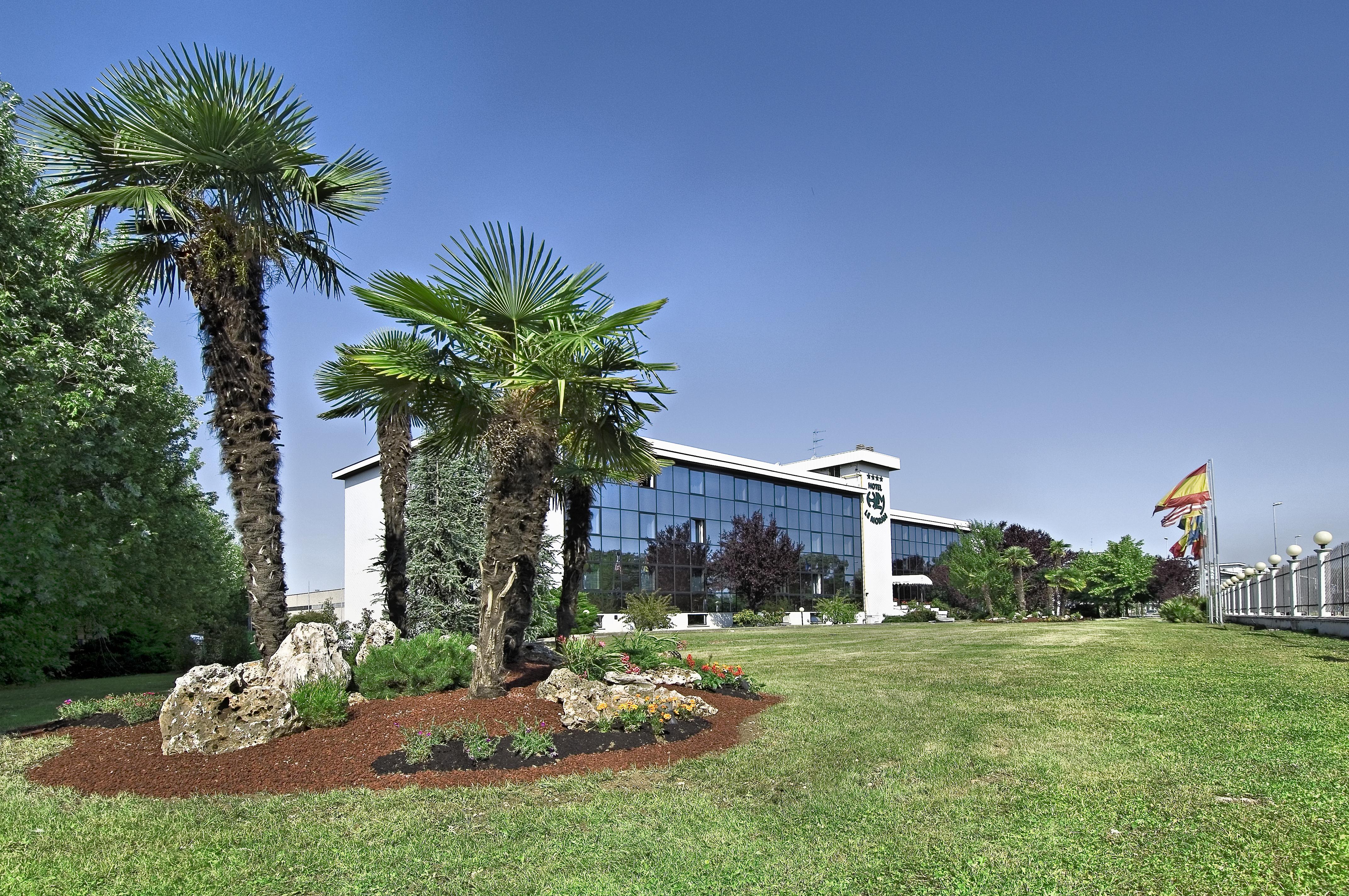 Hotel Le Moran Cusago Bagian luar foto