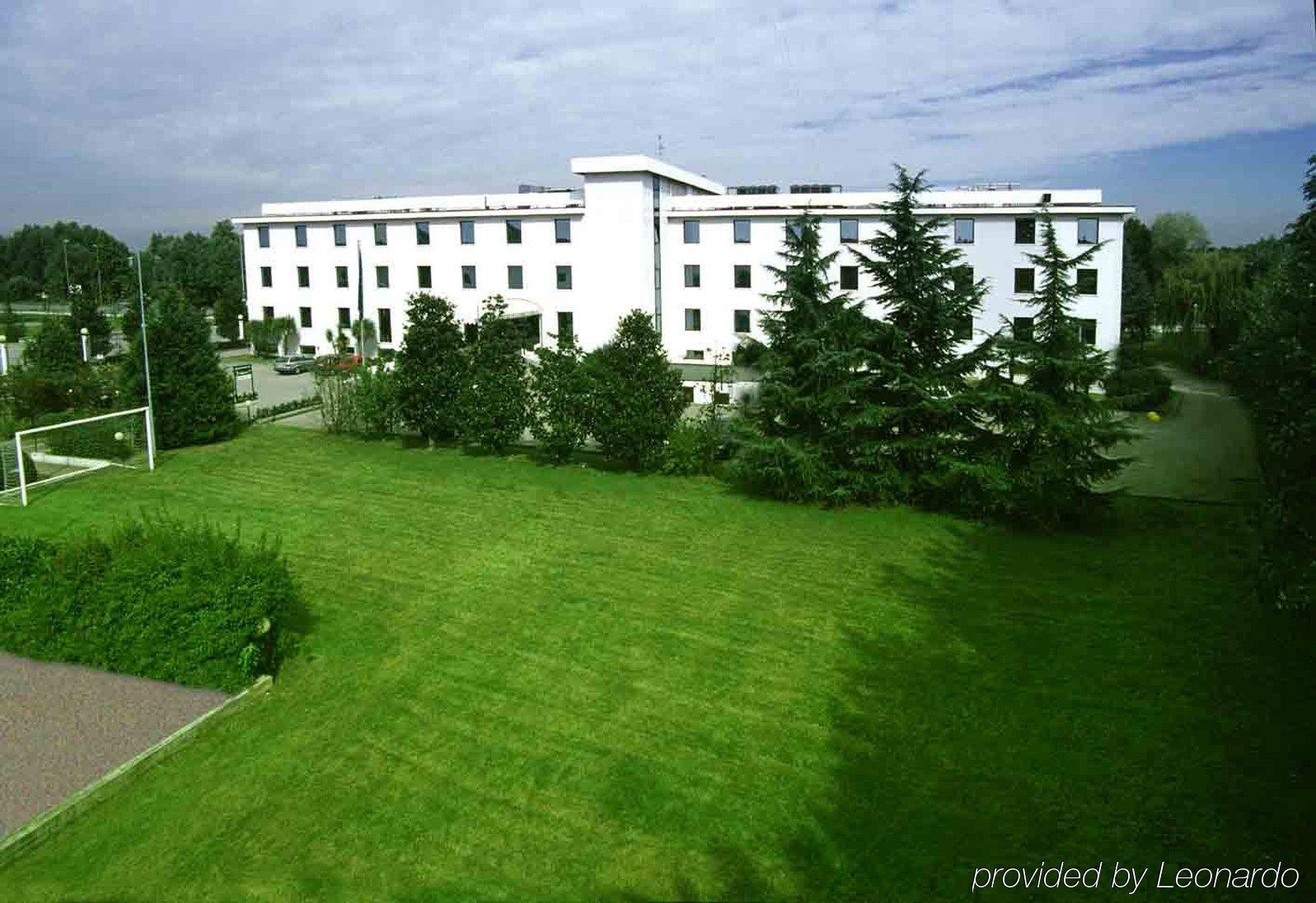 Hotel Le Moran Cusago Bagian luar foto
